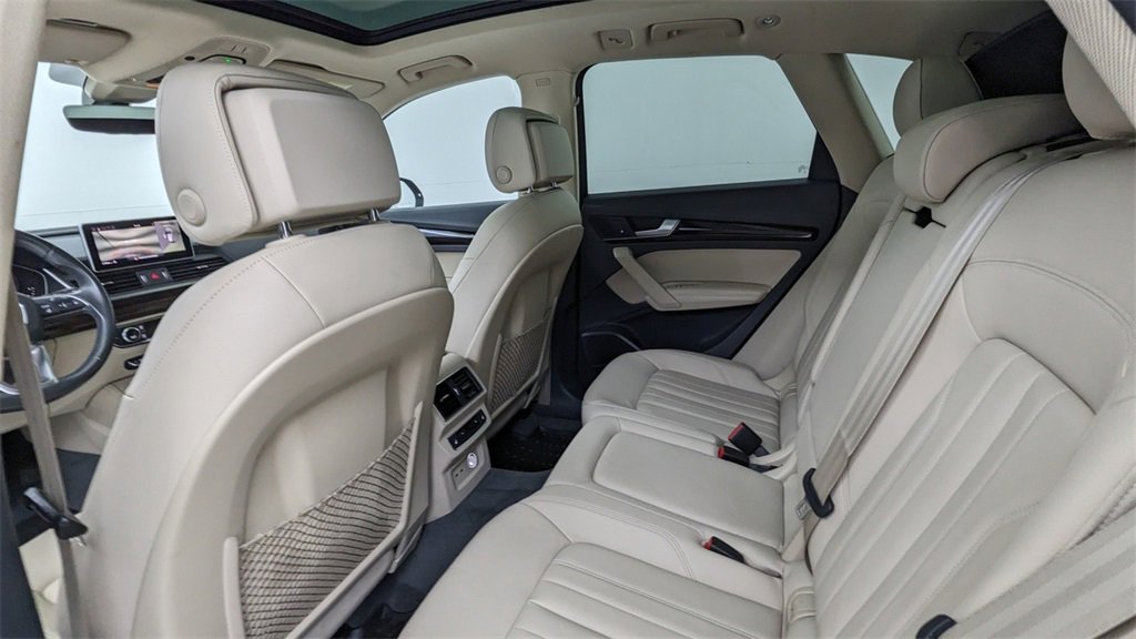 Used 2019 Audi Q5 Prestige w/ Prestige Package image 34