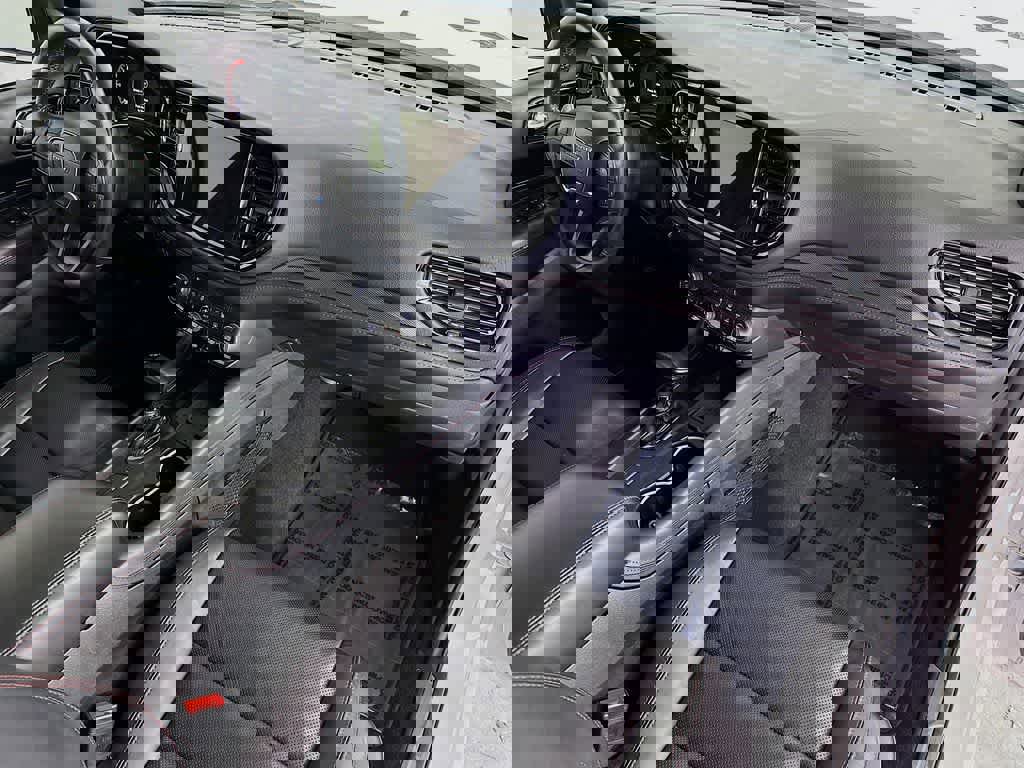 Used 2025 Dodge Durango R/T image 35