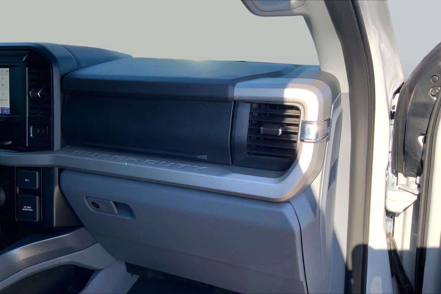 Certified 2025 Ford F250 XLT w/ 360-Degree Camera Package AWD/4WD image 19