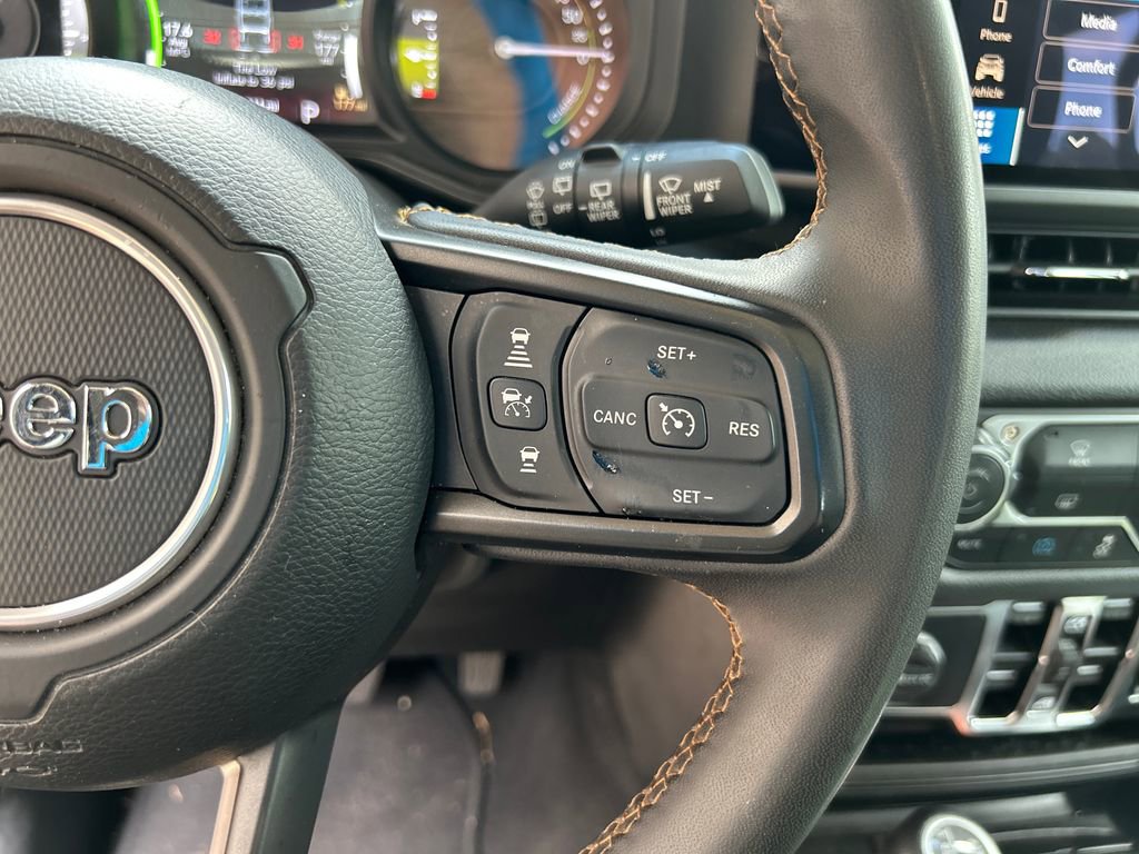Used 2024 Jeep Wrangler Unlimited AWD/4WD image 21
