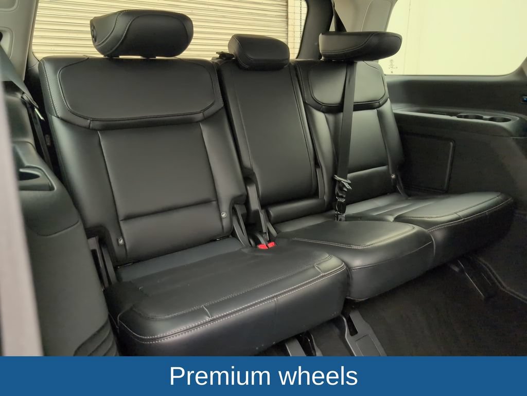Certified 2025 Ford Expedition Platinum AWD/4WD image 17