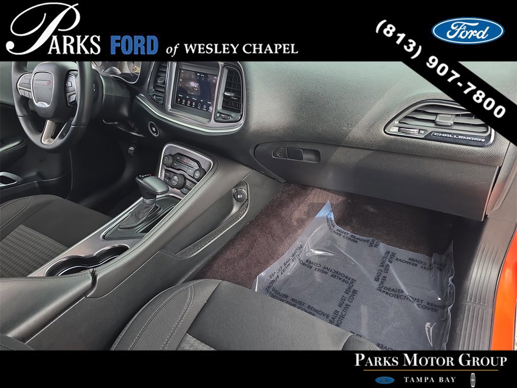 Used 2019 Dodge Challenger SXT w/ Blacktop Package image 9