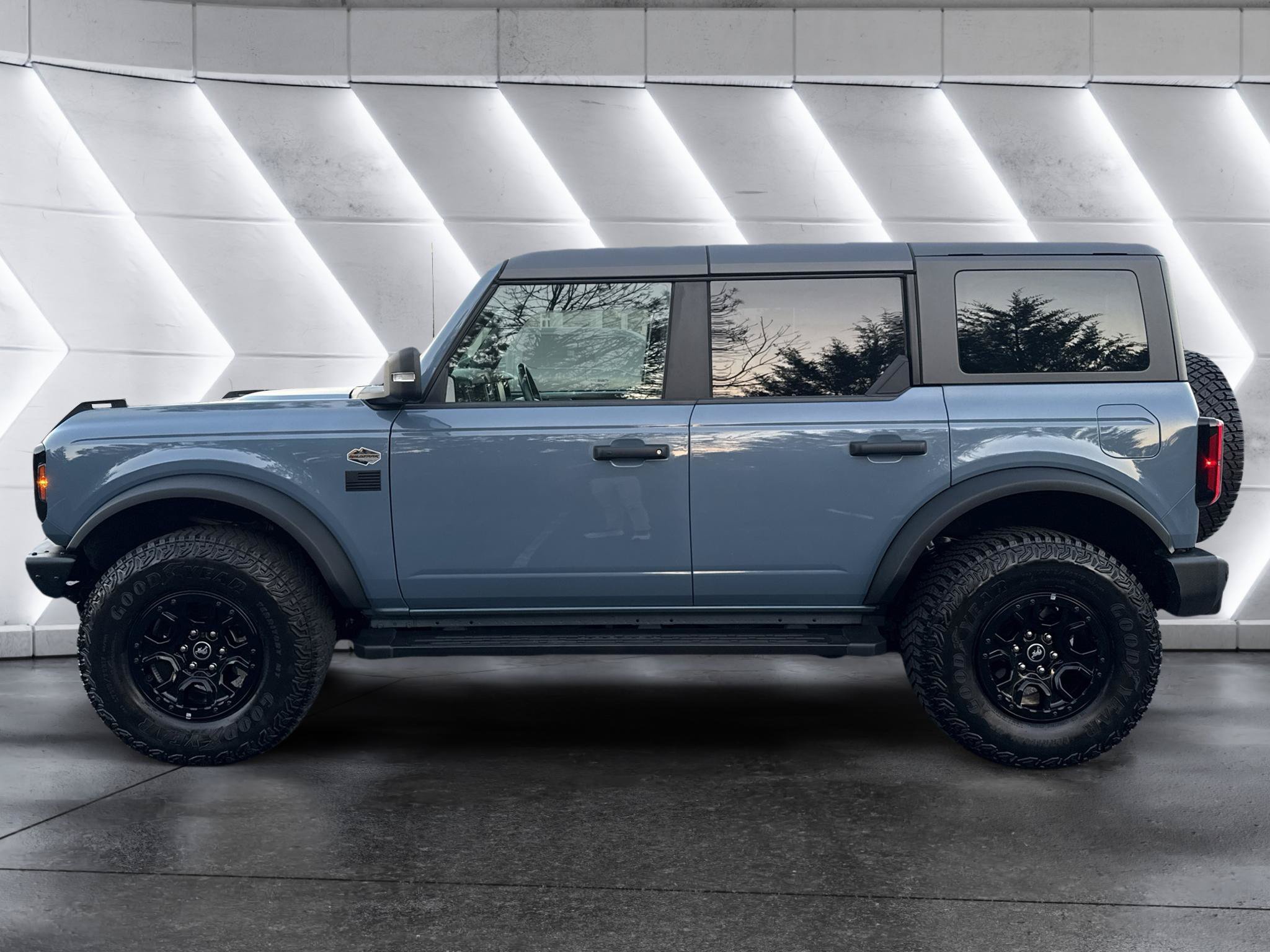 Certified 2024 Ford Bronco Wildtrak AWD/4WD image 4
