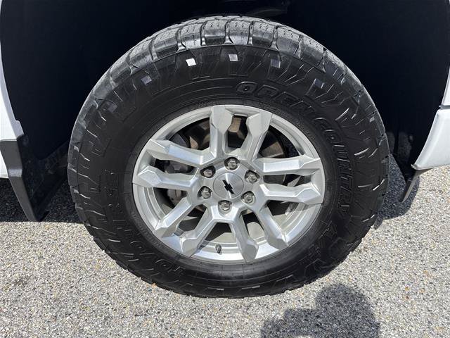 Used 2025 Chevrolet Silverado 1500 RST AWD/4WD image 17