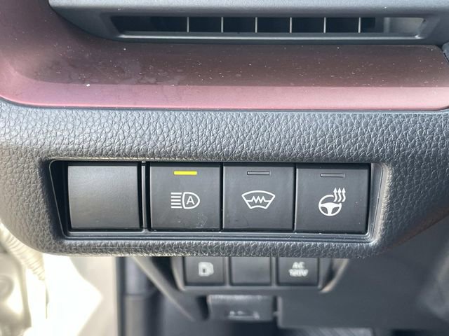 Used 2023 Toyota Prius Prime SE image 18