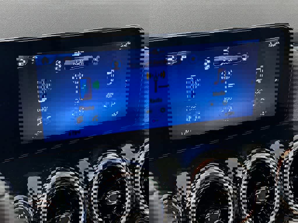 Used 2025 Mercedes-Benz GLA 250 4MATIC image 20