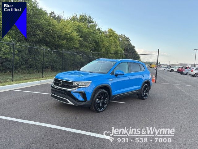 Used 2023 Volkswagen Taos SE w/ Panoramic Sunroof Package