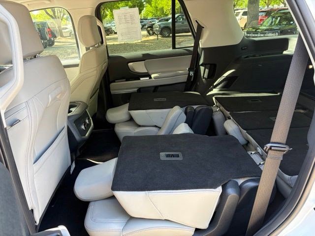 Certified 2025 Ford Expedition Active AWD/4WD image 16