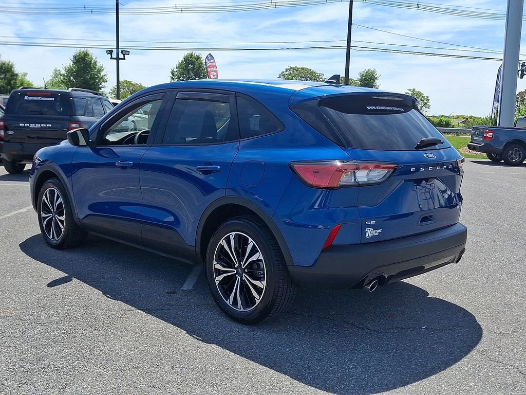 Certified 2022 Ford Escape SE w/ SE Sport Appearance Package AWD/4WD image 4