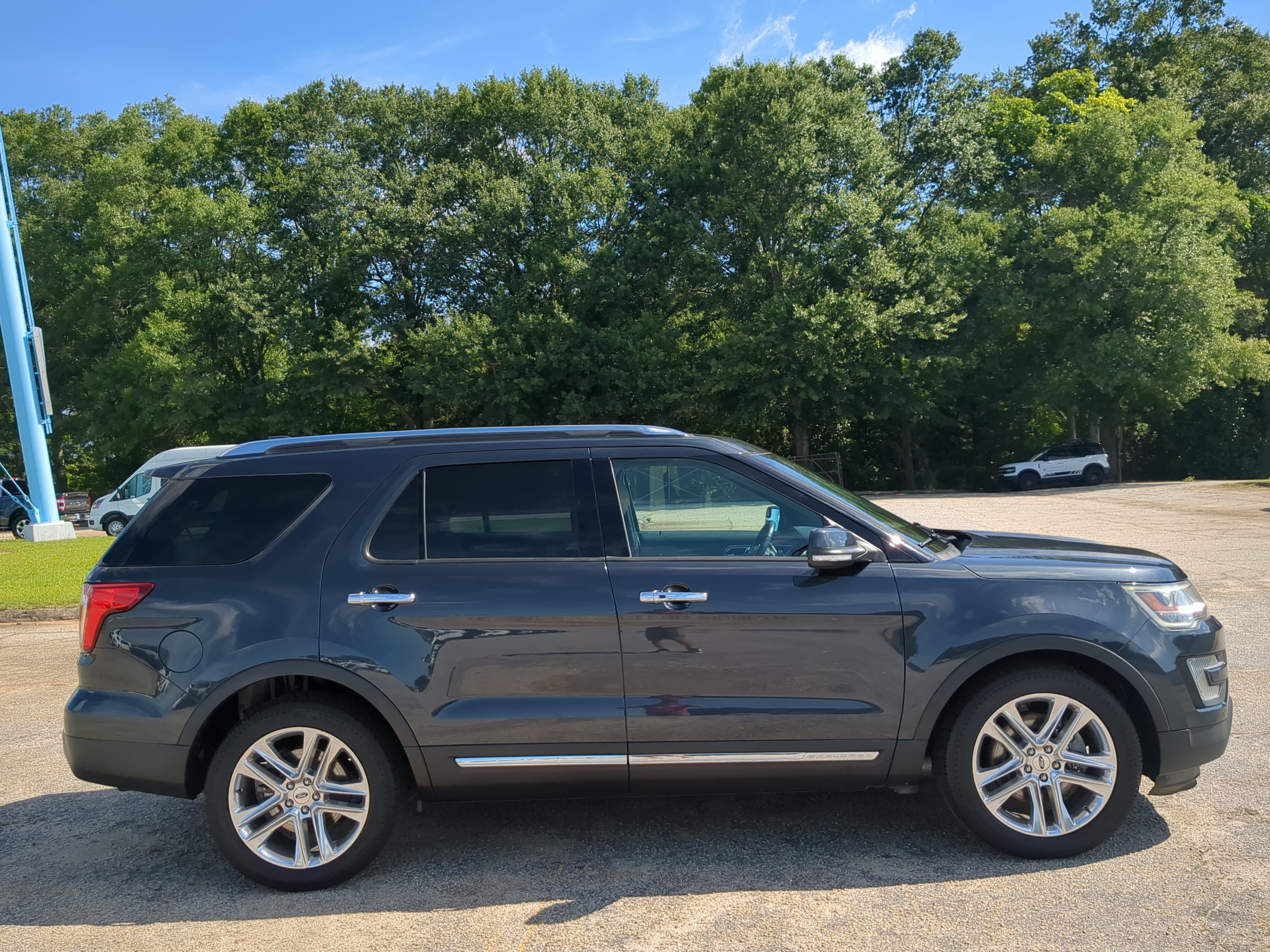 Certified 2017 Ford Explorer Limited FWD video 2