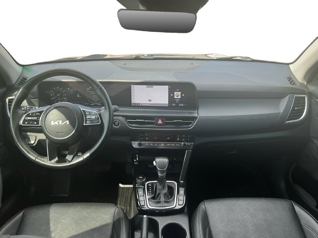 Used 2024 Kia Seltos EX FWD image 17