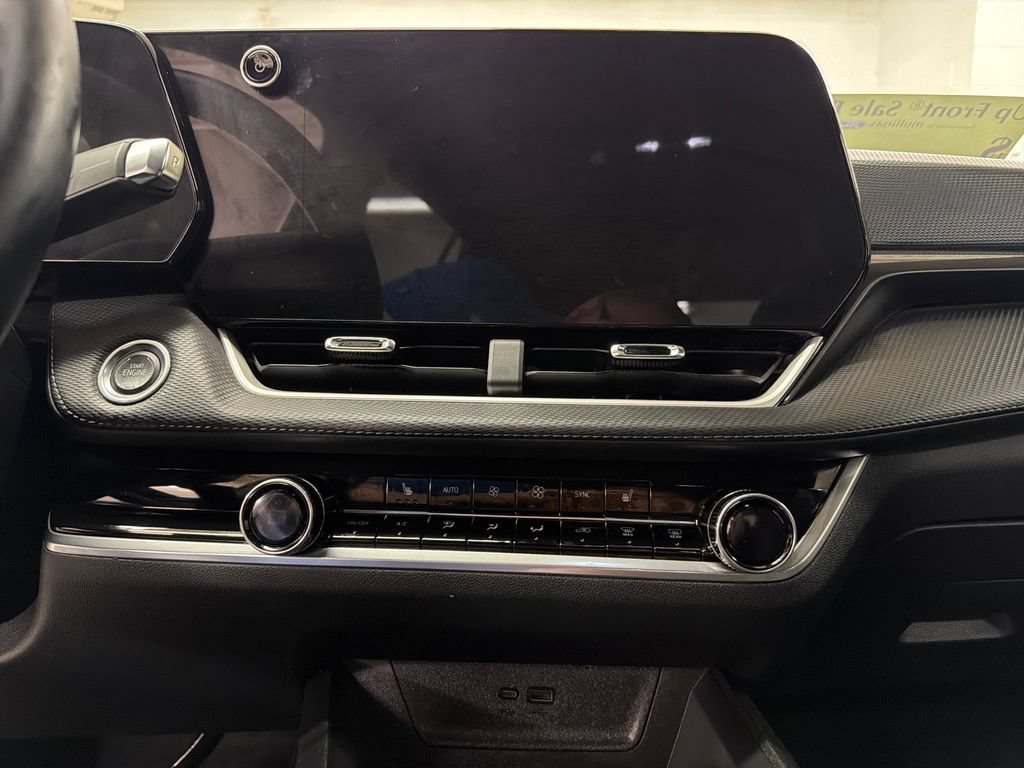 Used 2026 Chevrolet Equinox LT w/ Convenience Package II FWD image 23