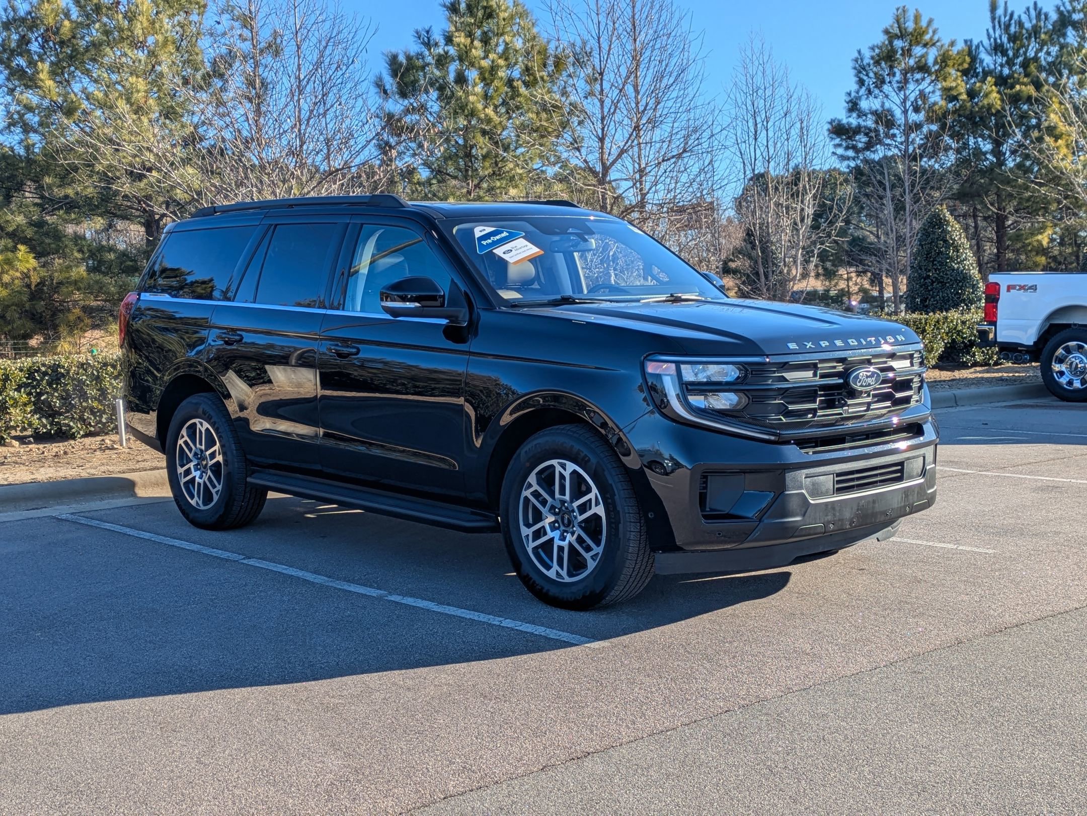 Certified 2025 Ford Expedition Active image 7