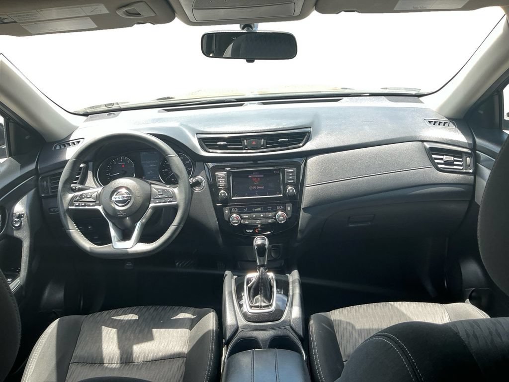 Used 2018 Nissan Rogue SV FWD image 17