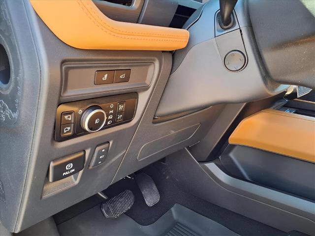 Certified 2024 Ford Expedition Platinum image 10