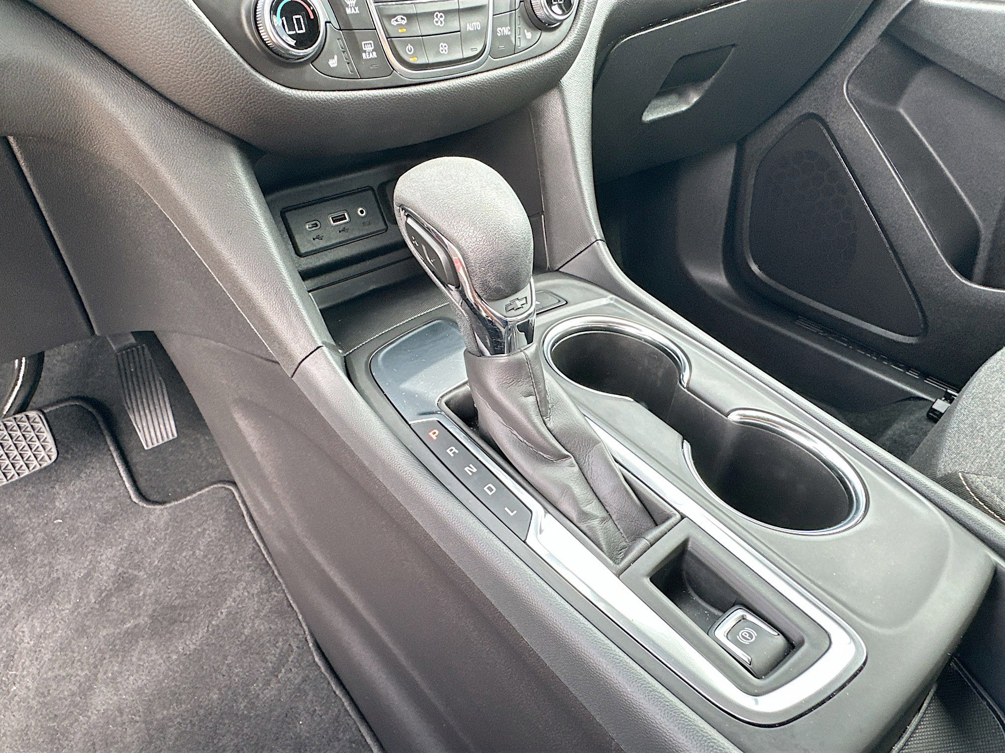 Used 2024 Chevrolet Equinox LT image 16