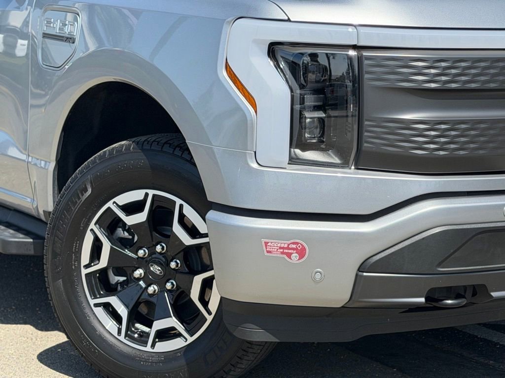 Certified 2023 Ford F150 Lightning XLT AWD/4WD image 5