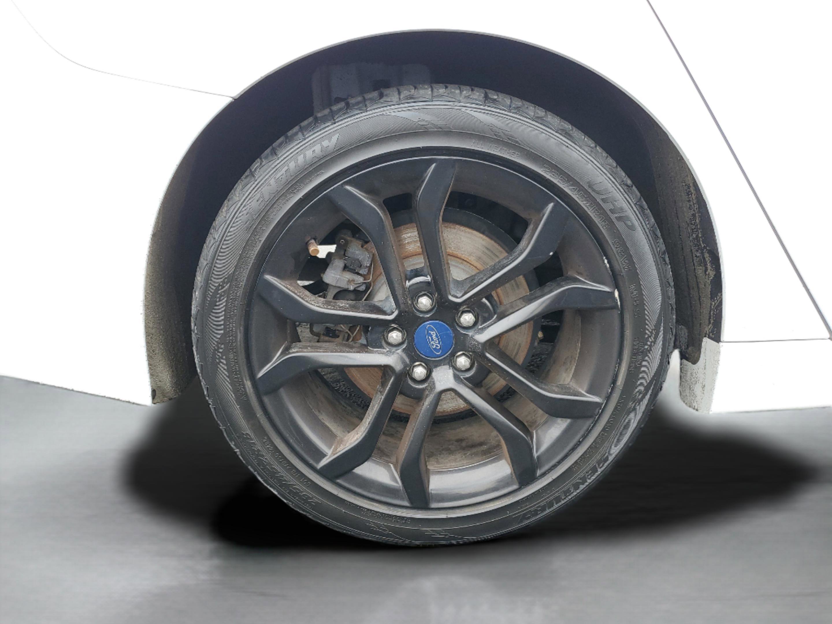 Certified 2019 Ford Fusion SE w/ Equipment Group 151A image 6