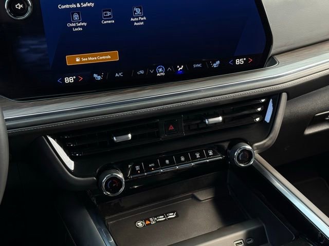 Used 2025 Chevrolet Tahoe LT image 30