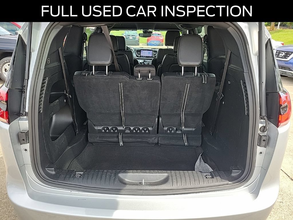 Used 2022 Chrysler Pacifica Touring-L w/ S Appearance Package FWD image 6