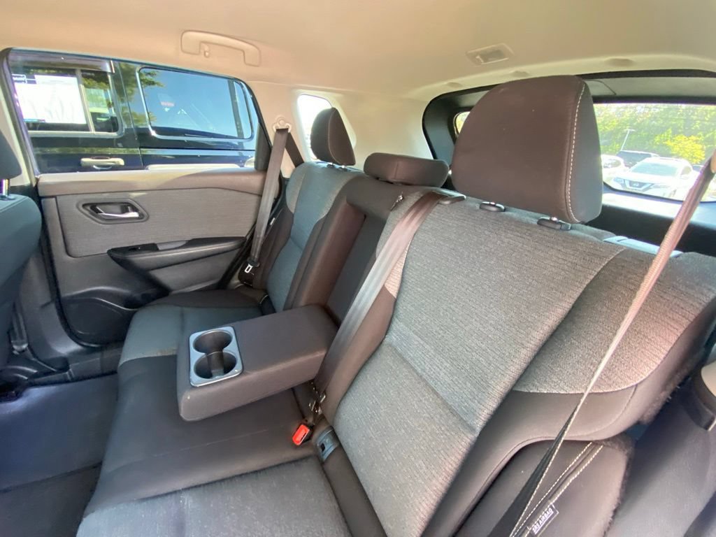 Used 2021 Nissan Rogue SV FWD image 23