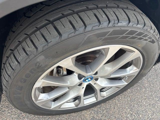 Used 2025 BMW X5 xDrive50e AWD/4WD image 13