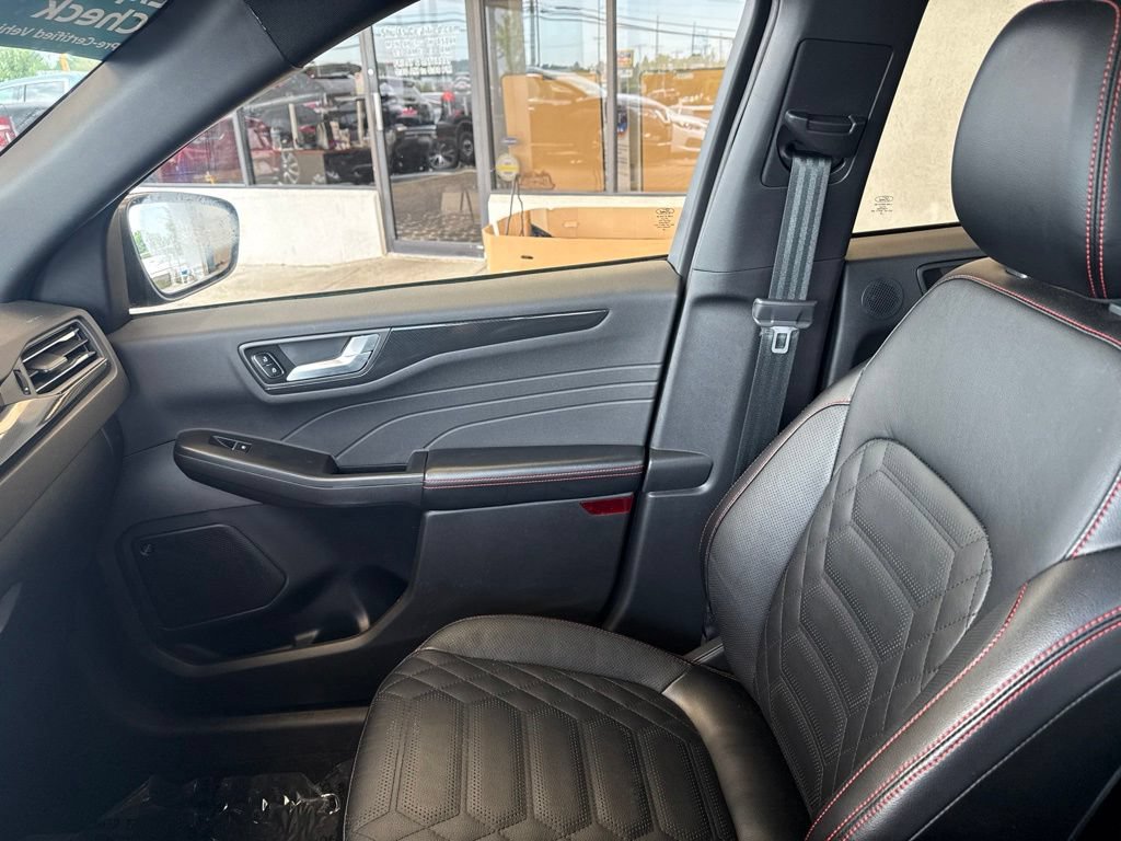 Certified 2023 Ford Escape ST-Line Elite w/ Premium Technology Package AWD/4WD image 27