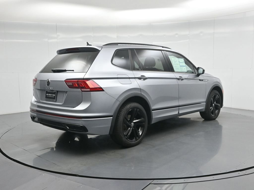 Used 2024 Volkswagen Tiguan SE R-Line image 13
