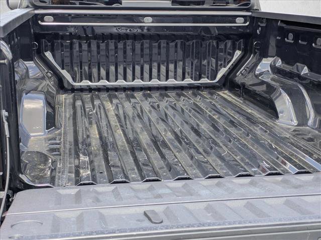 Used 2024 GMC Canyon AT4 w/ AT4 Premium Package image 9