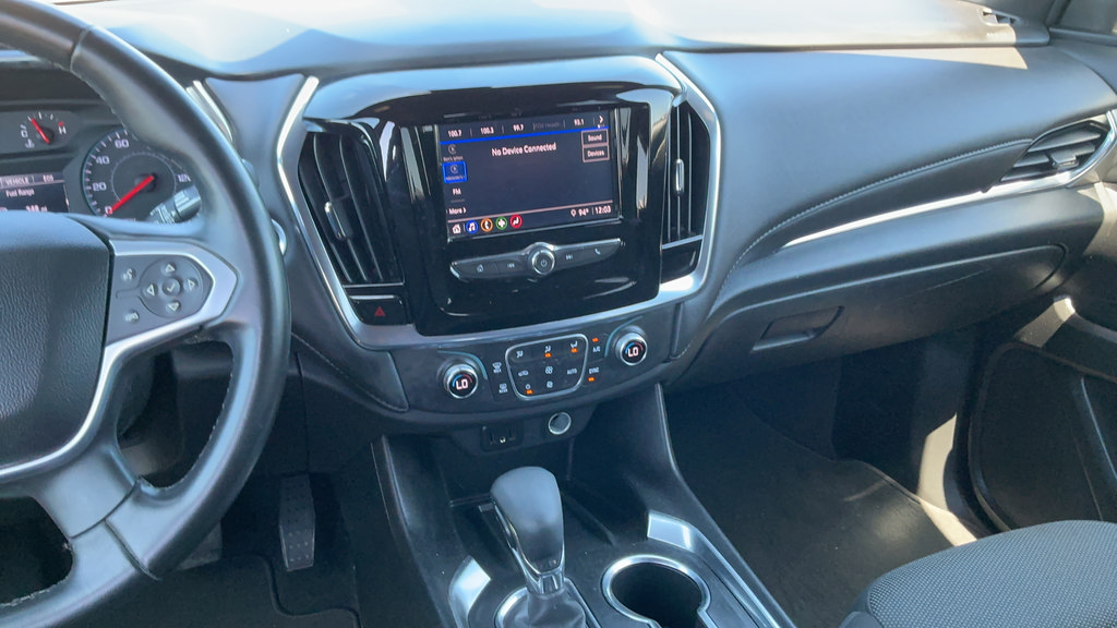 Used 2023 Chevrolet Traverse LT FWD image 8