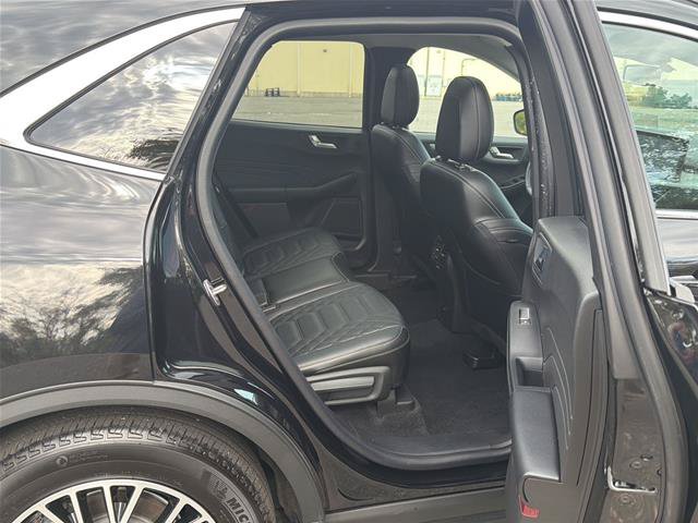 Certified 2023 Ford Escape SE w/ PHEV Premium Package FWD image 31