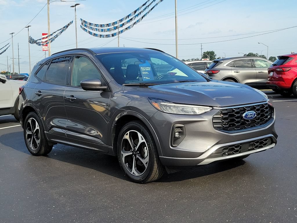Certified 2023 Ford Escape ST-Line Select w/ Tech Pack #2 AWD/4WD image 2
