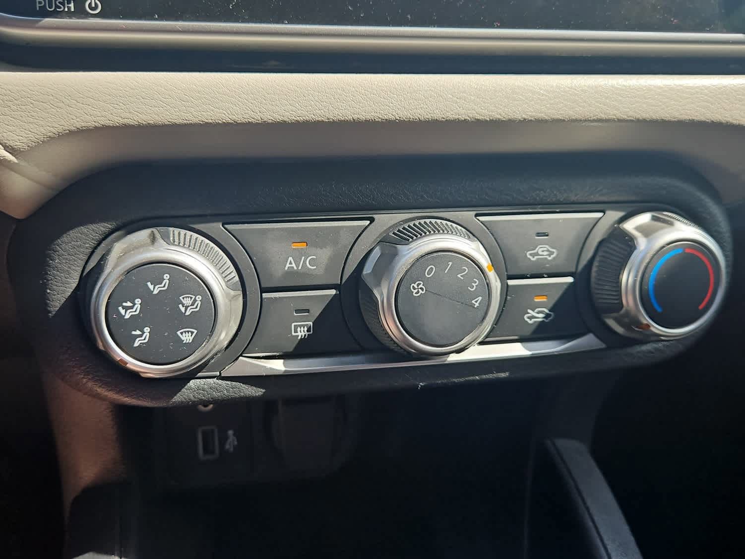 Used 2021 Nissan Versa SV image 17