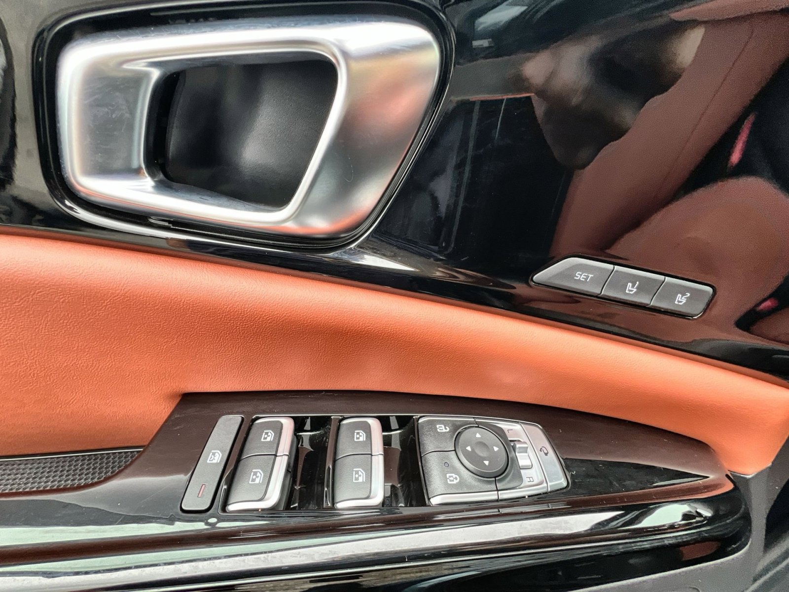 Used 2023 Kia Carnival SX Prestige image 15