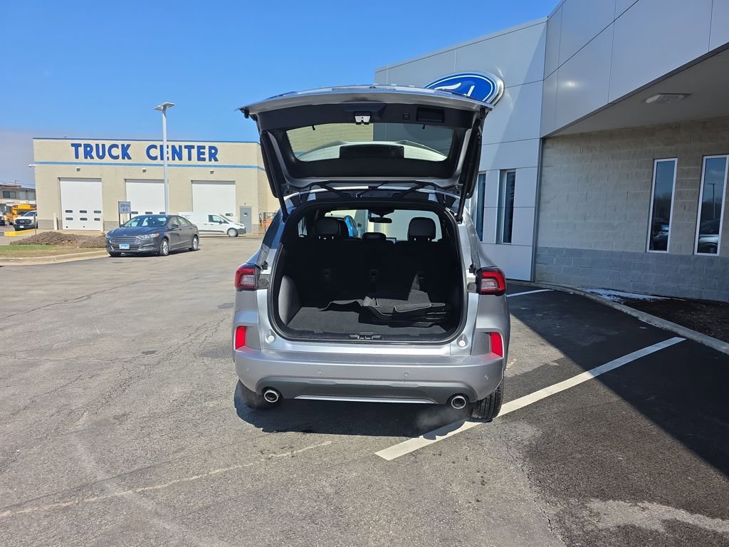 Certified 2024 Ford Escape ST-Line w/ Tech Pack #1 AWD/4WD image 11