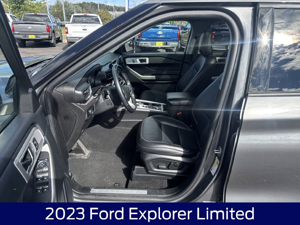 Certified 2023 Ford Explorer Limited AWD/4WD image 12