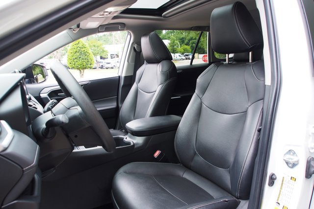 Used 2024 Toyota RAV4 XLE w/ Convenience Package FWD image 16