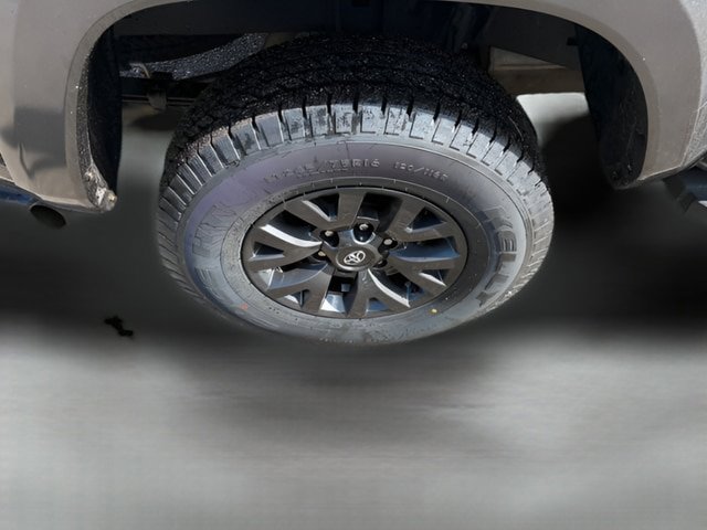 Used 2023 Toyota Tacoma SR5 AWD/4WD image 19