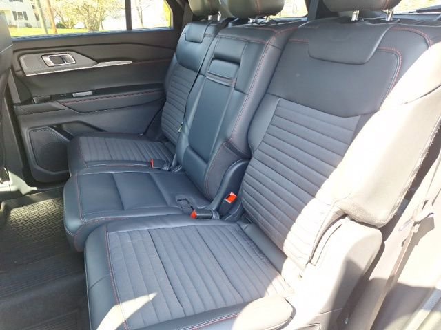 Certified 2025 Ford Explorer ST-Line w/ Premium Package image 23