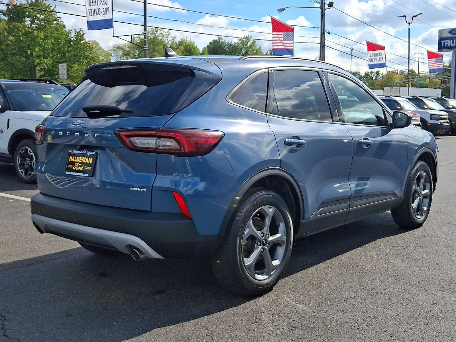 Certified 2025 Ford Escape ST-Line Select AWD/4WD image 7