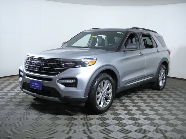 Certified 2020 Ford Explorer XLT w/ Equipment Group 202A AWD/4WD image 2