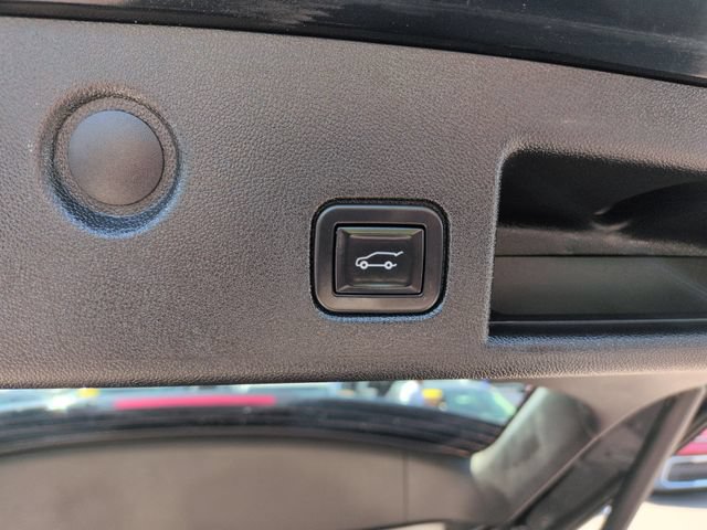 Used 2020 Chevrolet Equinox LT w/ Driver Convenience Package AWD/4WD image 21