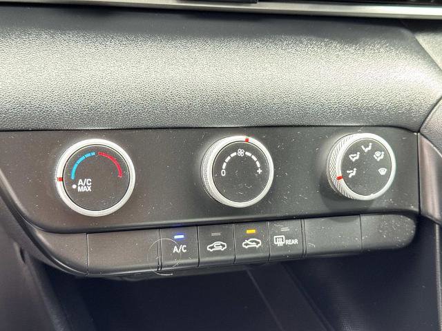 Used 2021 Hyundai Elantra SE FWD image 14