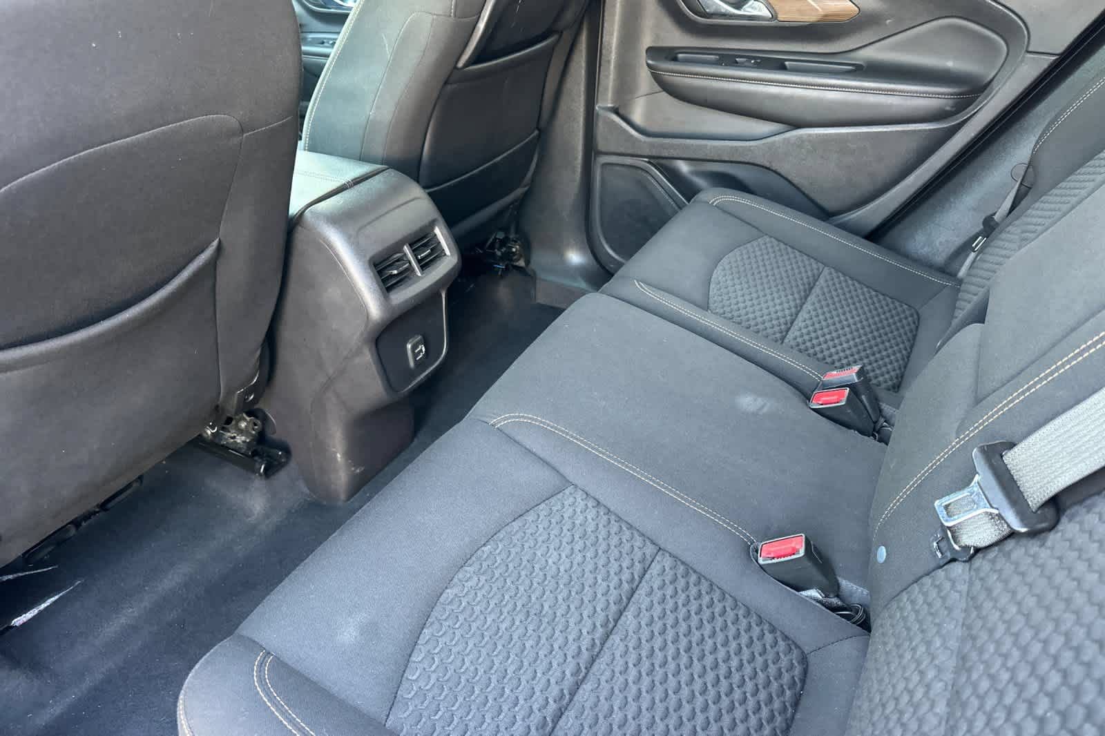 Used 2021 GMC Terrain SLE w/ Driver Convenience Package FWD image 4
