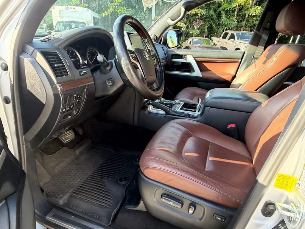 Used 2020 Toyota Land Cruiser AWD/4WD image 10