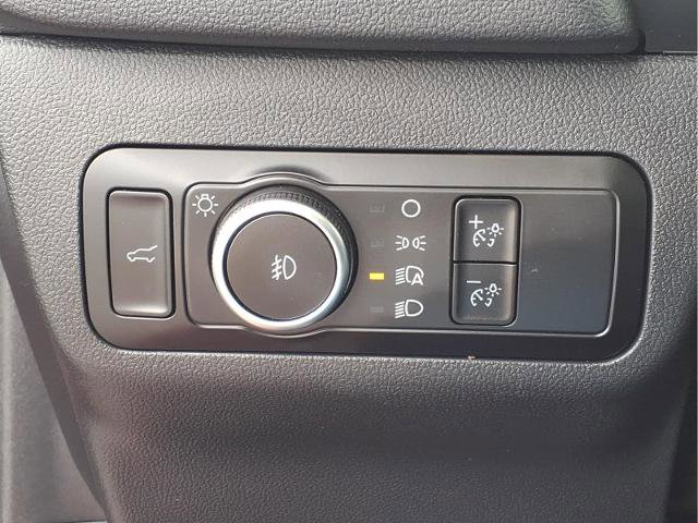 Certified 2025 Ford Escape ST-Line Select AWD/4WD image 17