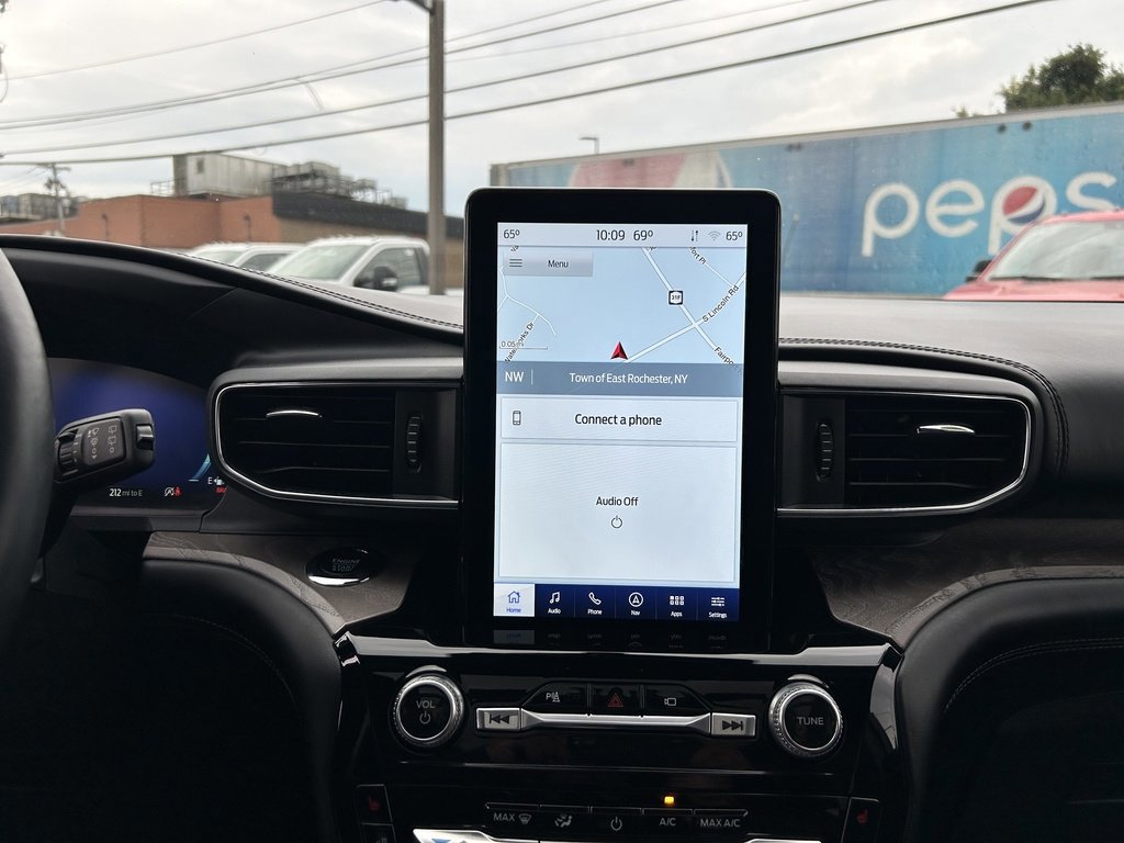 Certified 2022 Ford Explorer Platinum w/ Equipment Group 601A image 21