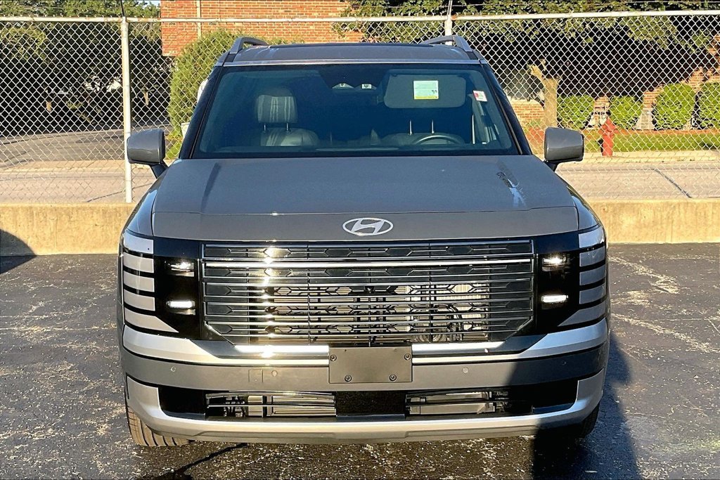 Used 2026 Hyundai Palisade Calligraphy AWD/4WD image 2