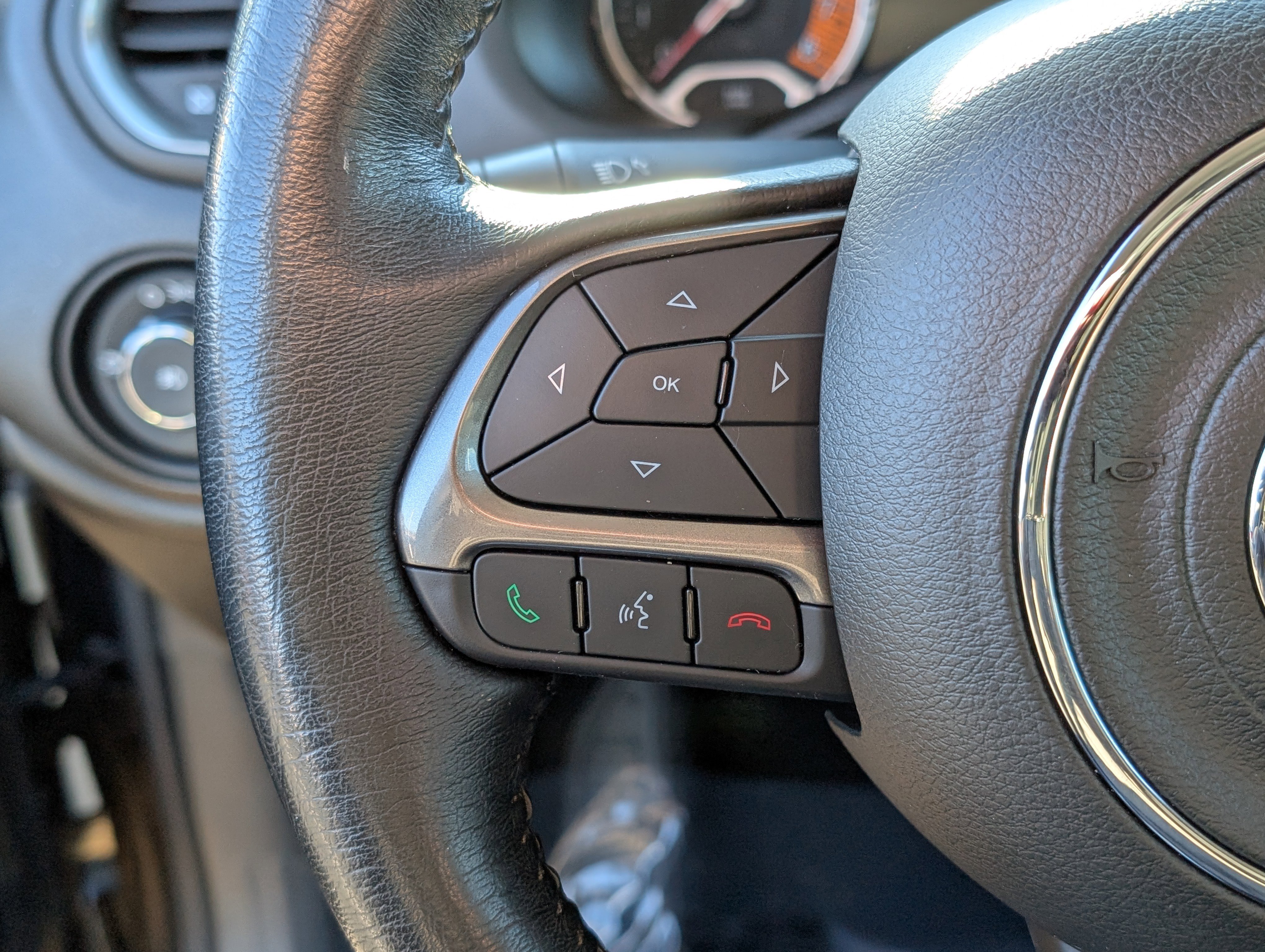 Used 2019 Jeep Renegade Limited w/ UConnect 8.4 Nav Group image 21