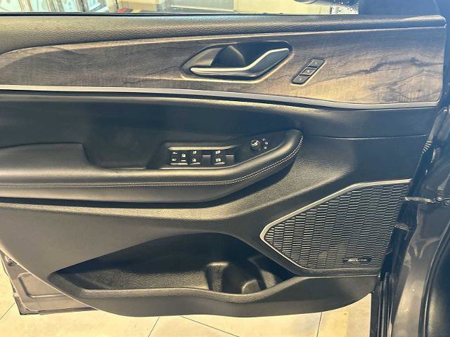 Used 2022 Jeep Grand Cherokee Limited 4xe image 22